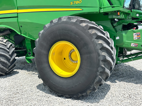 2022 John Deere S780 Combine
