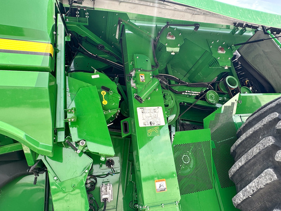 2022 John Deere S780 Combine