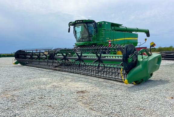 2021 John Deere RD40F Header Combine