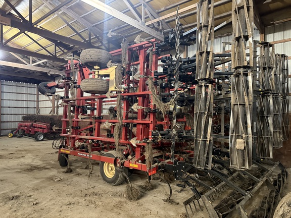 2010 Krause 5635-42 Field Cultivator