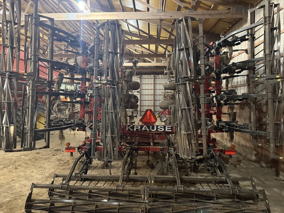 2010 Krause 5635-42 Field Cultivator