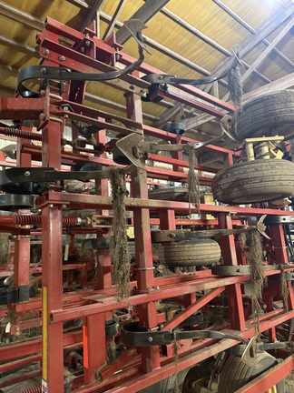 2010 Krause 5635-42 Field Cultivator