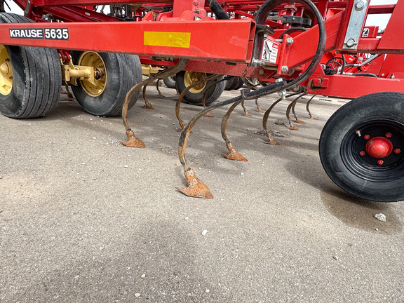 2010 Krause 5635-42 Field Cultivator