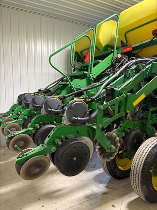 2003 John Deere 1790 Planter