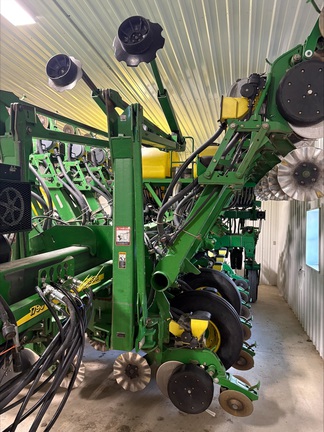 2003 John Deere 1790 Planter