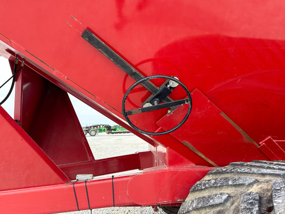 2010 J&M 1326-22S Grain Cart