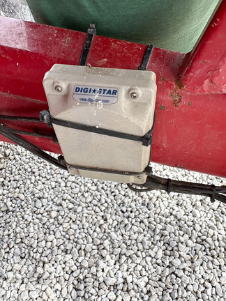 2010 J&M 1326-22S Grain Cart