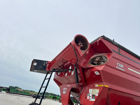 2010 J&M 1326-22S Grain Cart