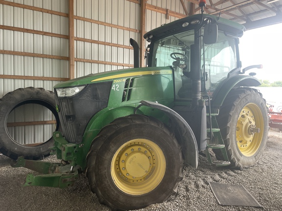 2013 John Deere 7200R Tractor