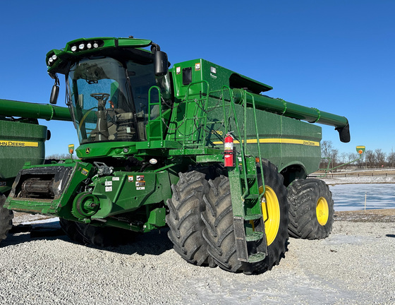 2021 John Deere S780 Combine