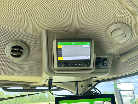 2025 John Deere S7 800 Combine
