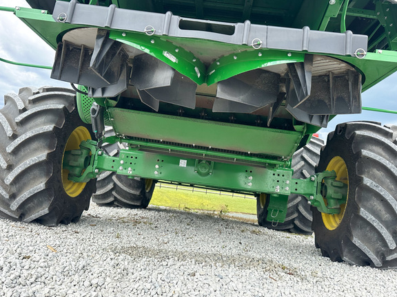 2025 John Deere S7 800 Combine