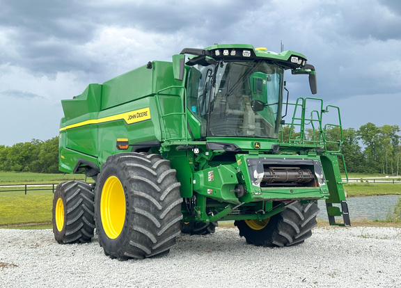 2025 John Deere S7 800 Combine