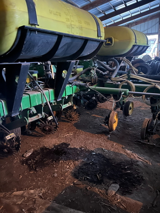 2003 John Deere 1770 Planter
