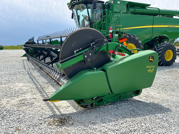 2015 John Deere 640FD Header Combine
