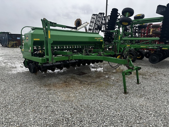 2001 John Deere 1560 Drill