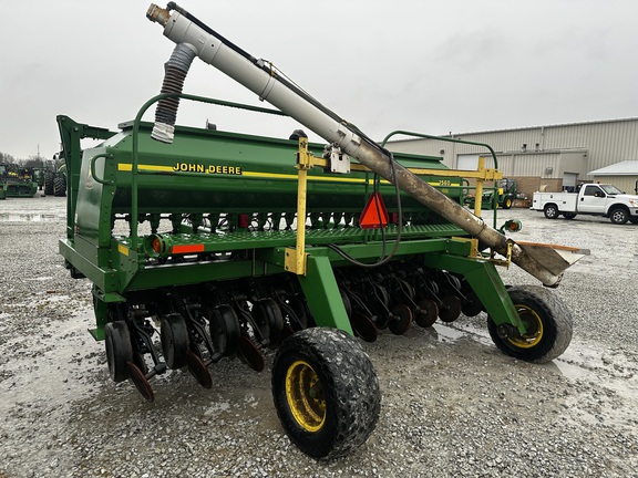 2001 John Deere 1560 Drill