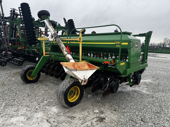 2001 John Deere 1560 Drill
