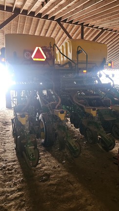 2023 John Deere 1795 Planter