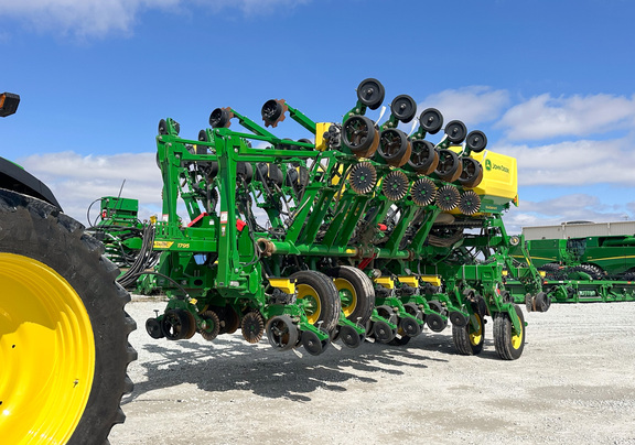 2023 John Deere 1795 Planter