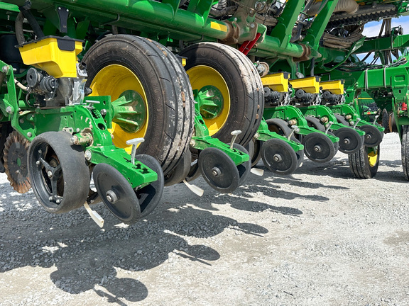 2023 John Deere 1795 Planter