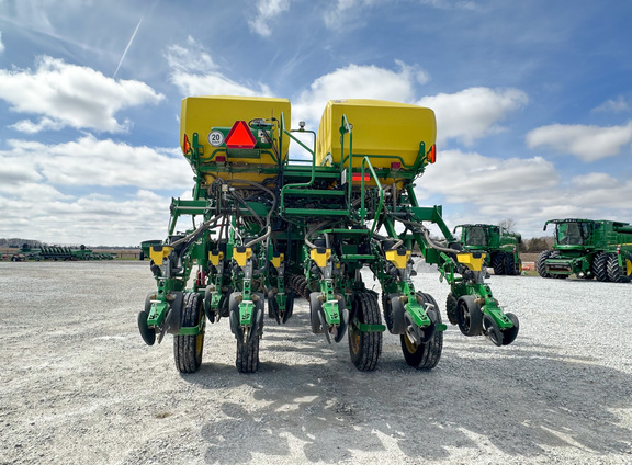 2023 John Deere 1795 Planter