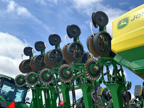 2023 John Deere 1795 Planter