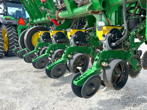 2023 John Deere 1795 Planter