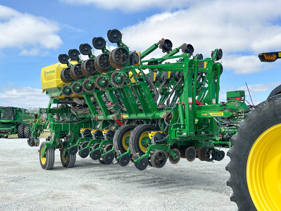 2023 John Deere 1795 Planter