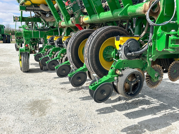 2023 John Deere 1795 Planter