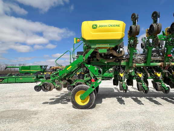 2023 John Deere 1795 Planter
