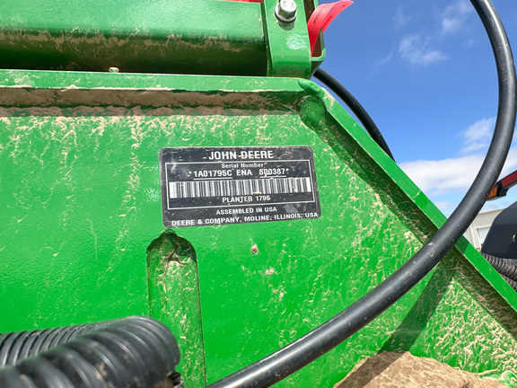 2023 John Deere 1795 Planter