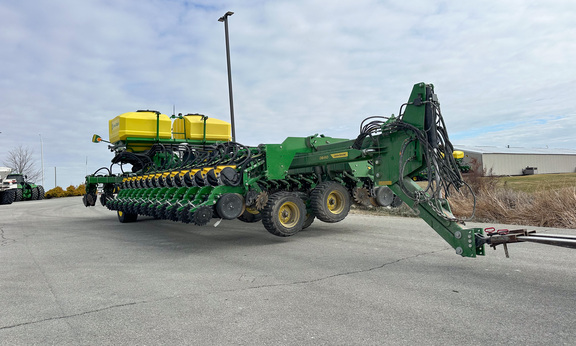 2022 John Deere DB60 Planter