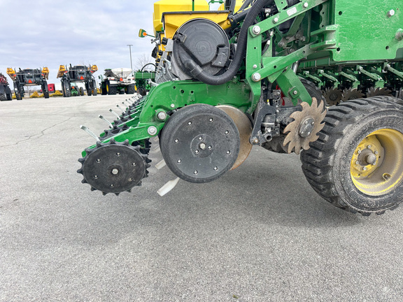 2022 John Deere DB60 Planter