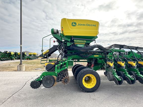2022 John Deere DB60 Planter