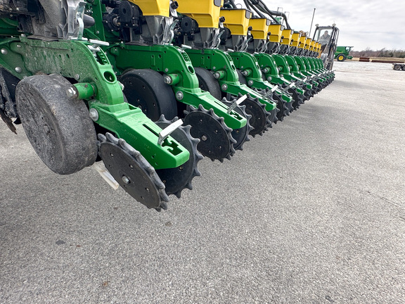 2022 John Deere DB60 Planter