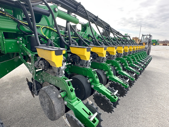 2022 John Deere DB60 Planter