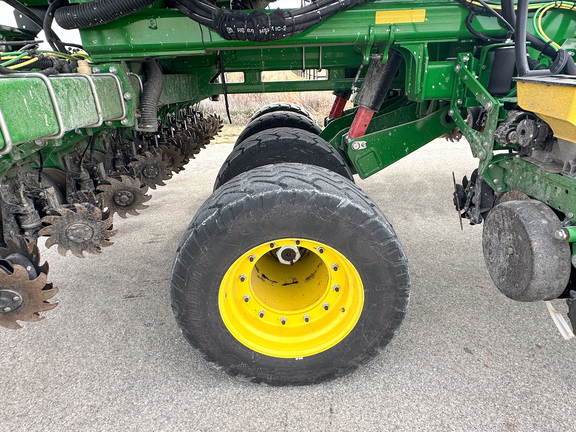 2022 John Deere DB60 Planter