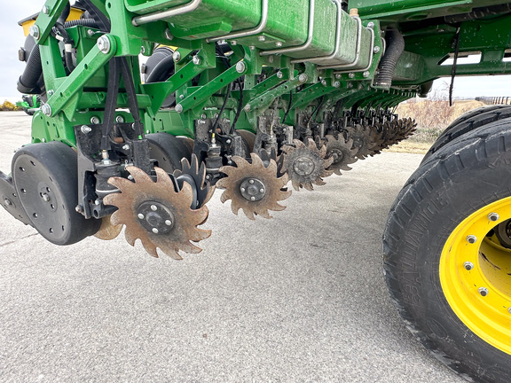 2022 John Deere DB60 Planter