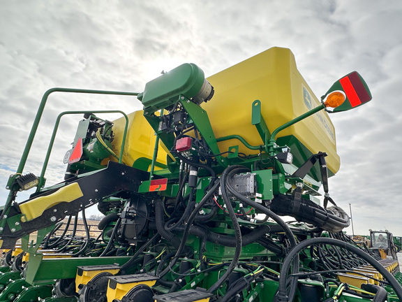 2022 John Deere DB60 Planter