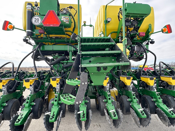 2022 John Deere DB60 Planter