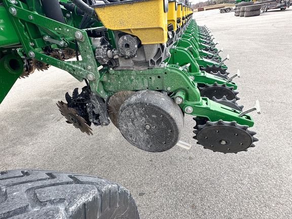 2022 John Deere DB60 Planter