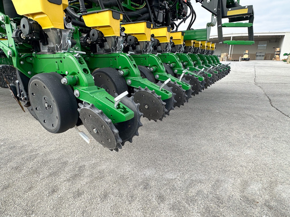 2022 John Deere DB60 Planter