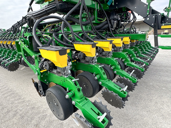 2022 John Deere DB60 Planter