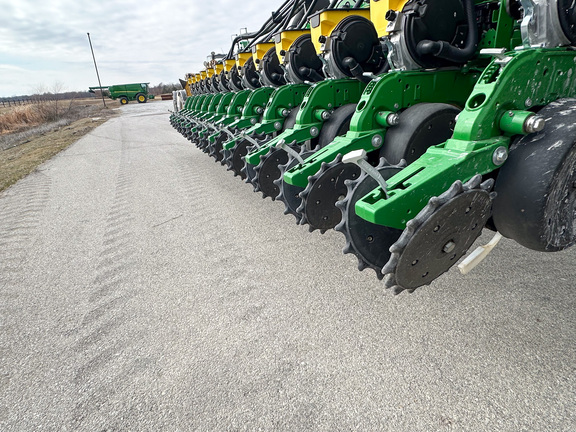 2022 John Deere DB60 Planter