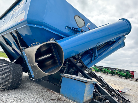 2014 Kinze 1100 Grain Cart