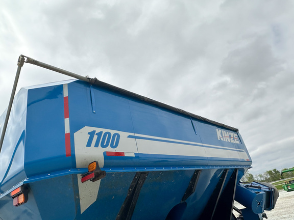 2014 Kinze 1100 Grain Cart