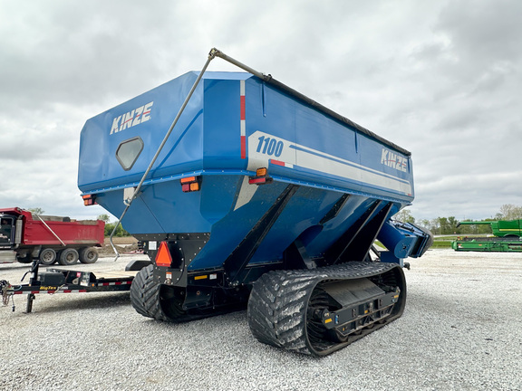 2014 Kinze 1100 Grain Cart