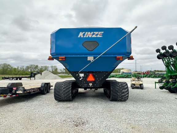 2014 Kinze 1100 Grain Cart