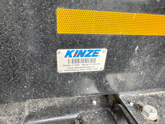 2014 Kinze 1100 Grain Cart